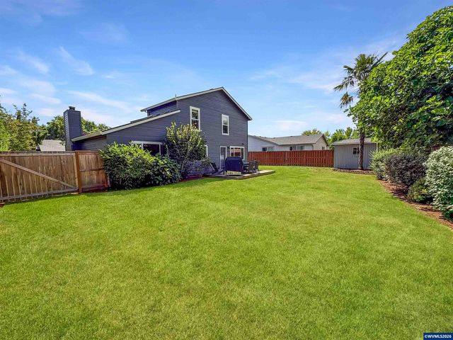 1040 SW Tall Oaks Dr, Mcminnville, OR 97128
