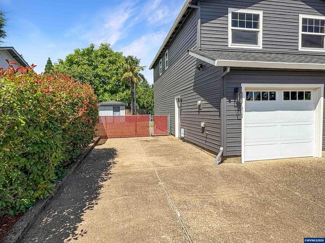 1040 SW Tall Oaks Dr, Mcminnville, OR 97128