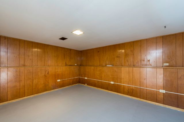 2713 W VERMONT Avenue, Waukegan, IL 60087