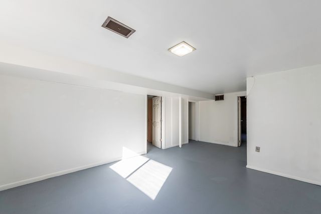 2713 W VERMONT Avenue, Waukegan, IL 60087