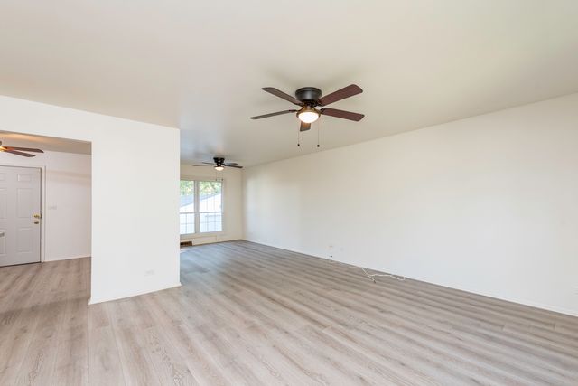 2713 W VERMONT Avenue, Waukegan, IL 60087