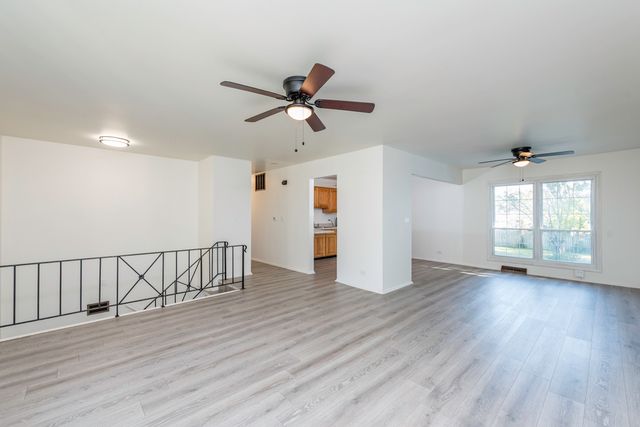 2713 W VERMONT Avenue, Waukegan, IL 60087