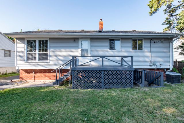 2713 W VERMONT Avenue, Waukegan, IL 60087