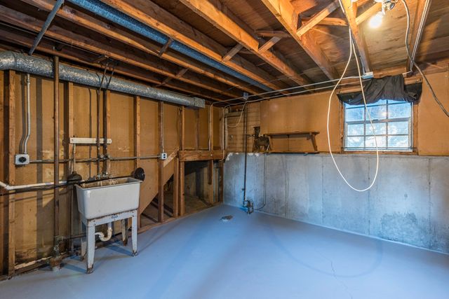 2713 W VERMONT Avenue, Waukegan, IL 60087