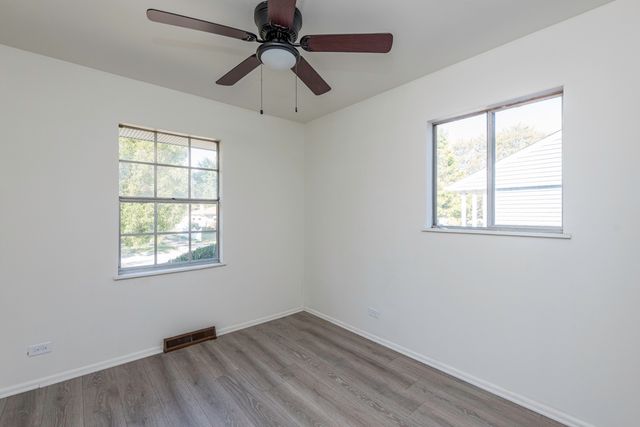 2713 W VERMONT Avenue, Waukegan, IL 60087