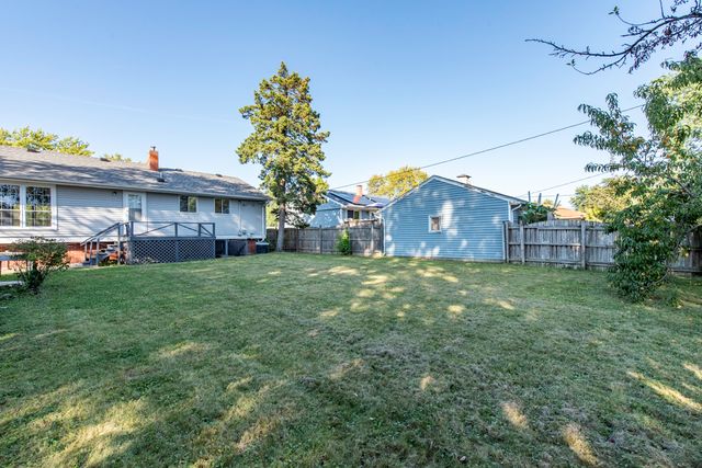 2713 W VERMONT Avenue, Waukegan, IL 60087