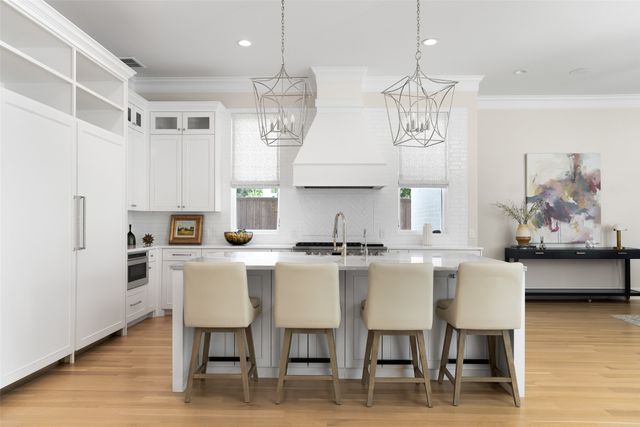 7110 Robin Road, Dallas, TX 75209