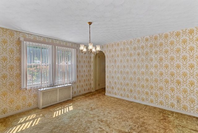 27 Kinnicutt Rd, Worcester, MA 01602