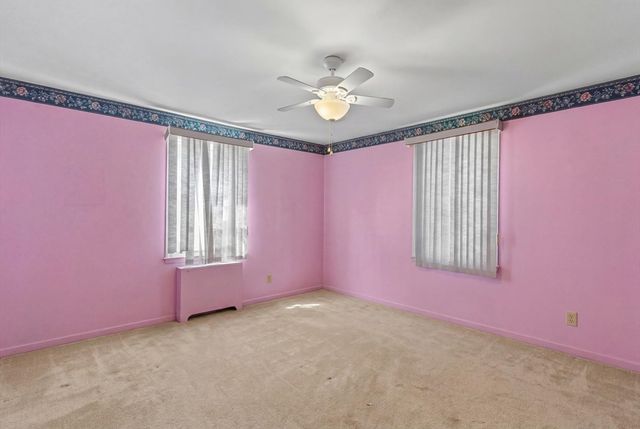 27 Kinnicutt Rd, Worcester, MA 01602