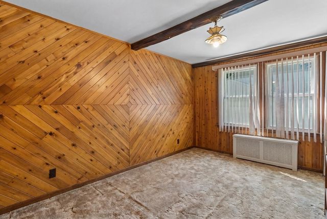27 Kinnicutt Rd, Worcester, MA 01602
