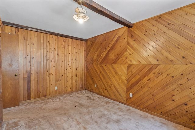 27 Kinnicutt Rd, Worcester, MA 01602