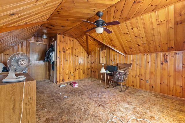 27 Kinnicutt Rd, Worcester, MA 01602