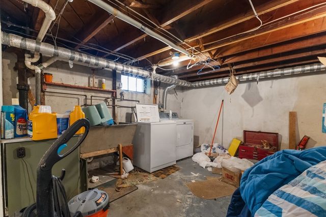 27 Kinnicutt Rd, Worcester, MA 01602