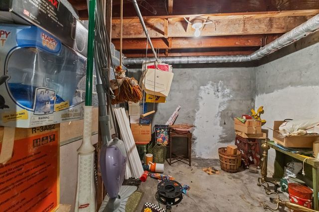 27 Kinnicutt Rd, Worcester, MA 01602