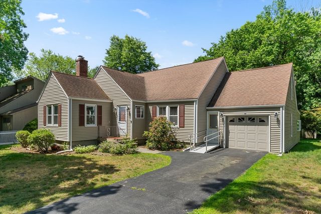 27 Kinnicutt Rd, Worcester, MA 01602