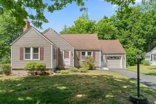 27 Kinnicutt Rd, Worcester, MA 01602