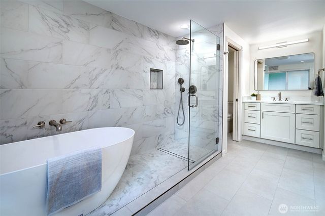 6145 93rd Avenue SE, Mercer Island, WA 98040