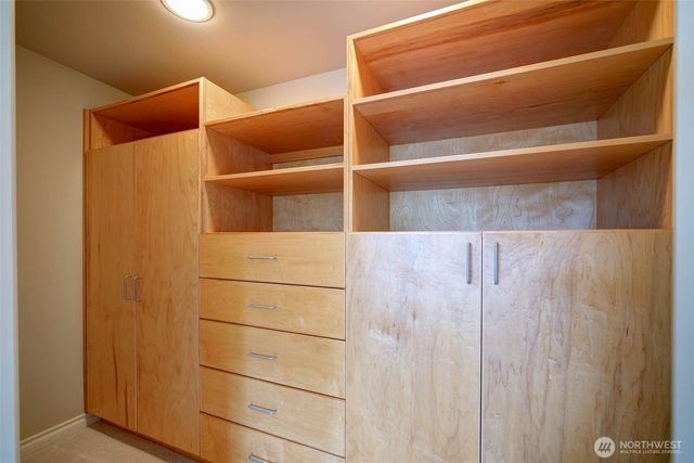 6145 93rd Avenue SE, Mercer Island, WA 98040