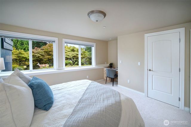 6145 93rd Avenue SE, Mercer Island, WA 98040