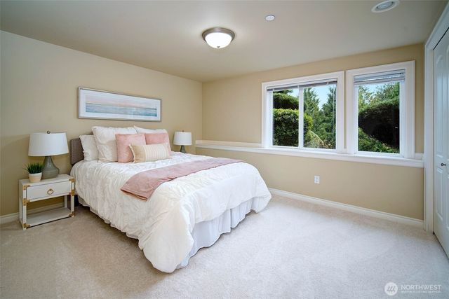 6145 93rd Avenue SE, Mercer Island, WA 98040