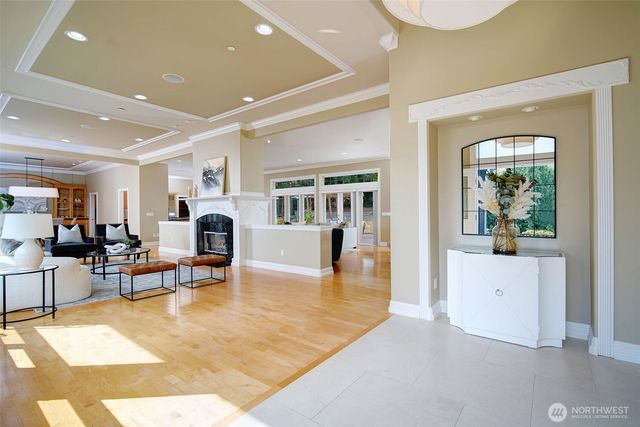 6145 93rd Avenue SE, Mercer Island, WA 98040