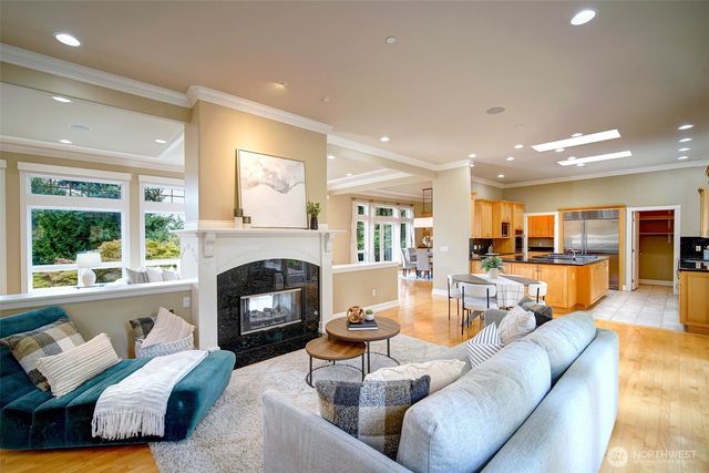 6145 93rd Avenue SE, Mercer Island, WA 98040