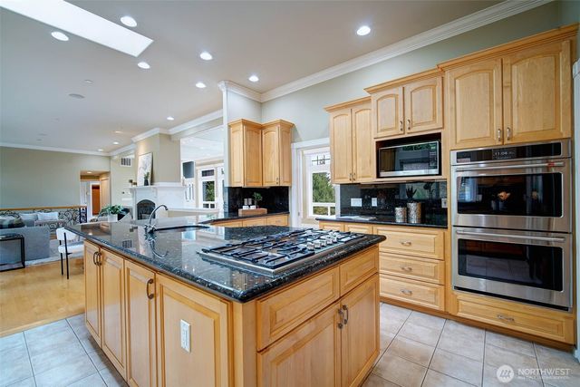 6145 93rd Avenue SE, Mercer Island, WA 98040