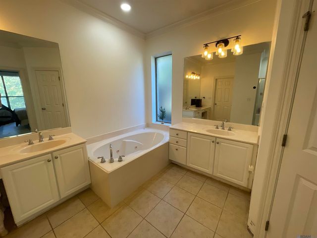 38156 Summerwood Ave, Prairieville, LA 70769