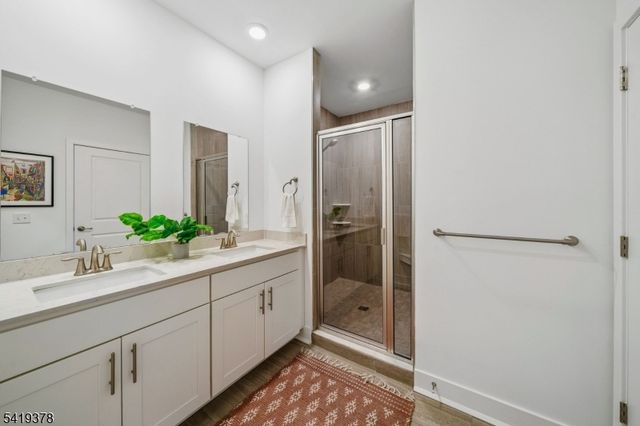 15 Whitney Ave, Morris Plains Boro, NJ 07950