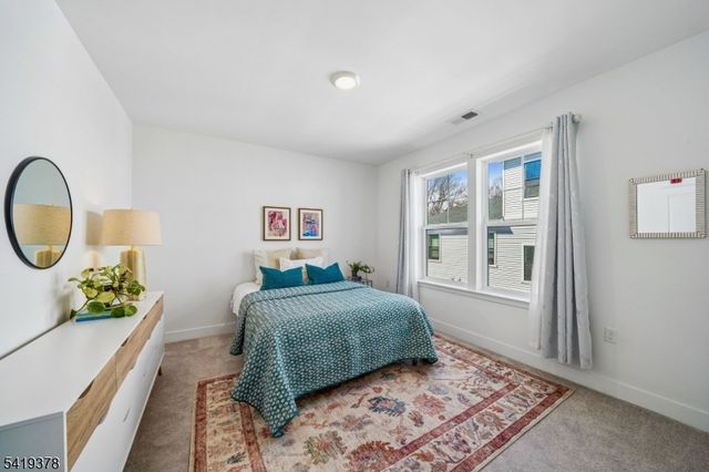 15 Whitney Ave, Morris Plains Boro, NJ 07950