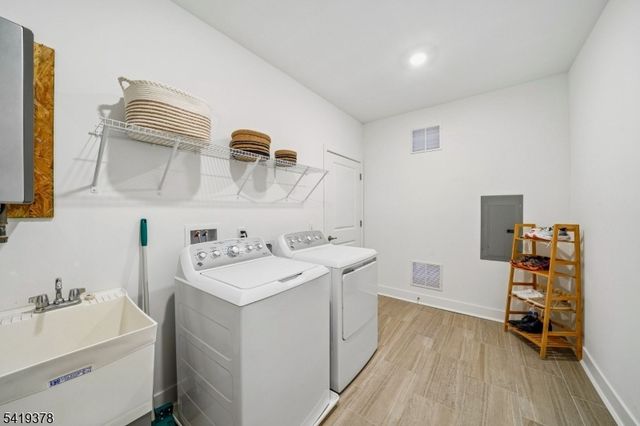 15 Whitney Ave, Morris Plains Boro, NJ 07950