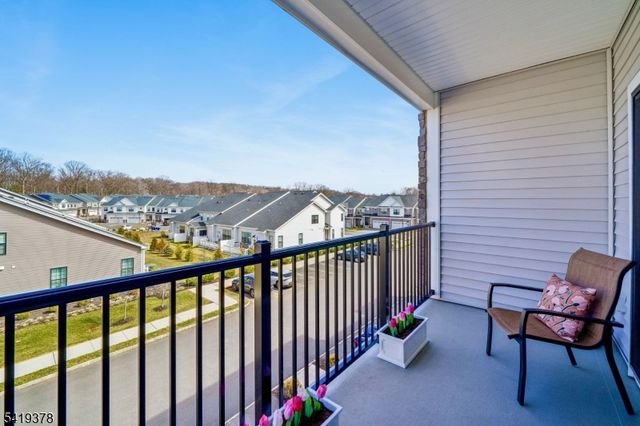 15 Whitney Ave, Morris Plains Boro, NJ 07950