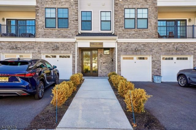 15 Whitney Ave, Morris Plains Boro, NJ 07950