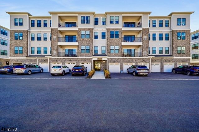 15 Whitney Ave, Morris Plains Boro, NJ 07950