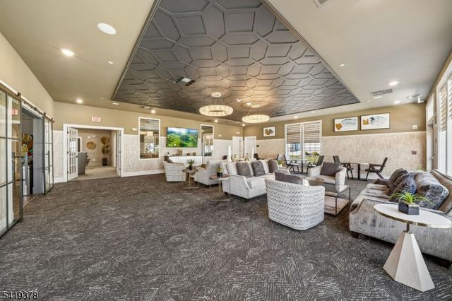 15 Whitney Ave, Morris Plains Boro, NJ 07950