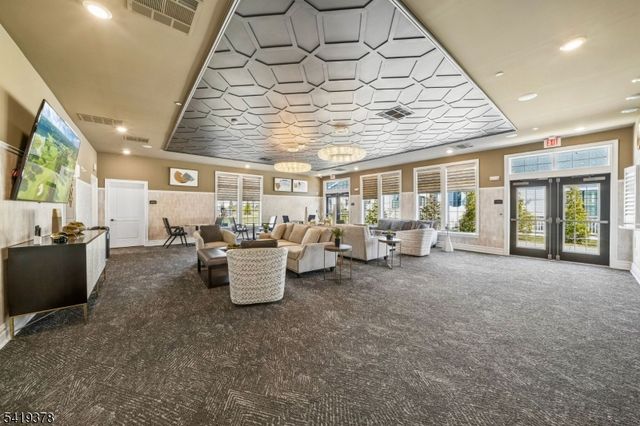 15 Whitney Ave, Morris Plains Boro, NJ 07950