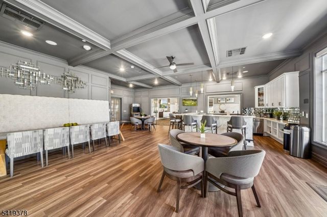 15 Whitney Ave, Morris Plains Boro, NJ 07950