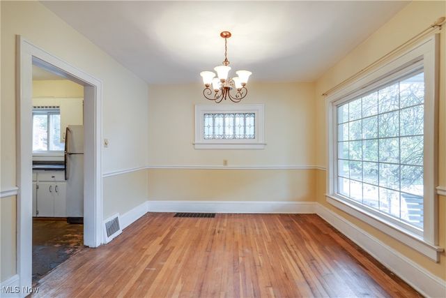 102 Canton Road, Akron, OH 44312