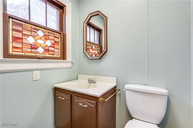 102 Canton Road, Akron, OH 44312