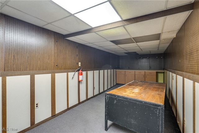 102 Canton Road, Akron, OH 44312