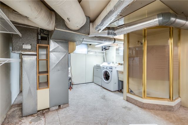 102 Canton Road, Akron, OH 44312