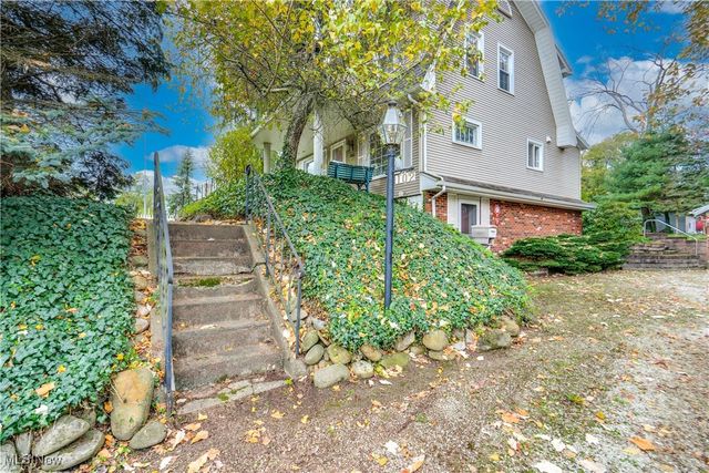 102 Canton Road, Akron, OH 44312