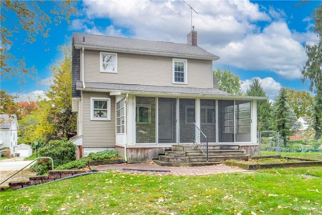 102 Canton Road, Akron, OH 44312