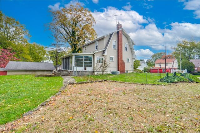 102 Canton Road, Akron, OH 44312