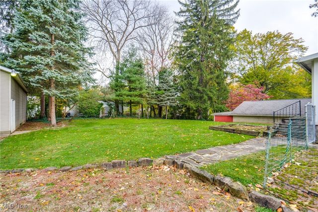 102 Canton Road, Akron, OH 44312