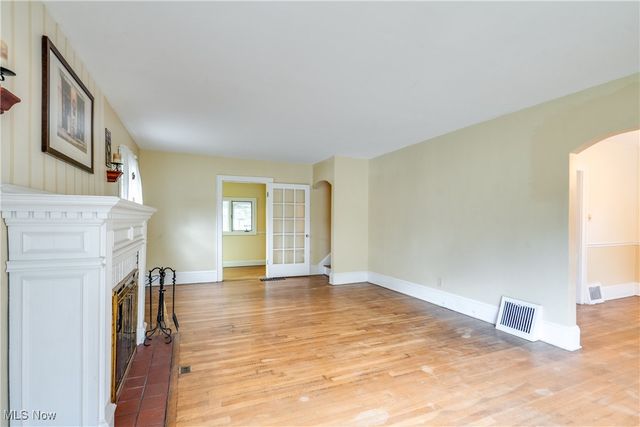 102 Canton Road, Akron, OH 44312