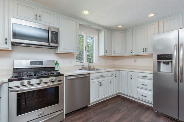 21 Partridge Road, Dracut, MA 01826