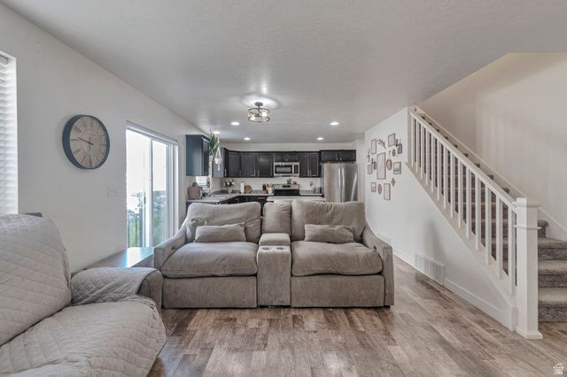321 W WILLOW DR, Saratoga Springs, UT 84045