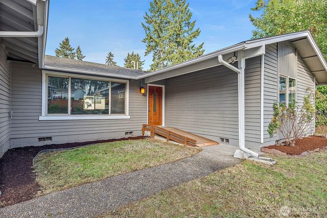 3157 SE Villa Carmel Drive, Port Orchard, WA 98366