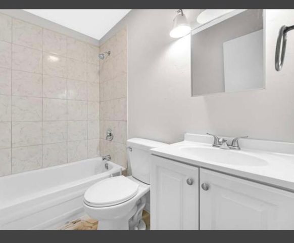 1765 Short Avenue, Streamwood, IL 60107